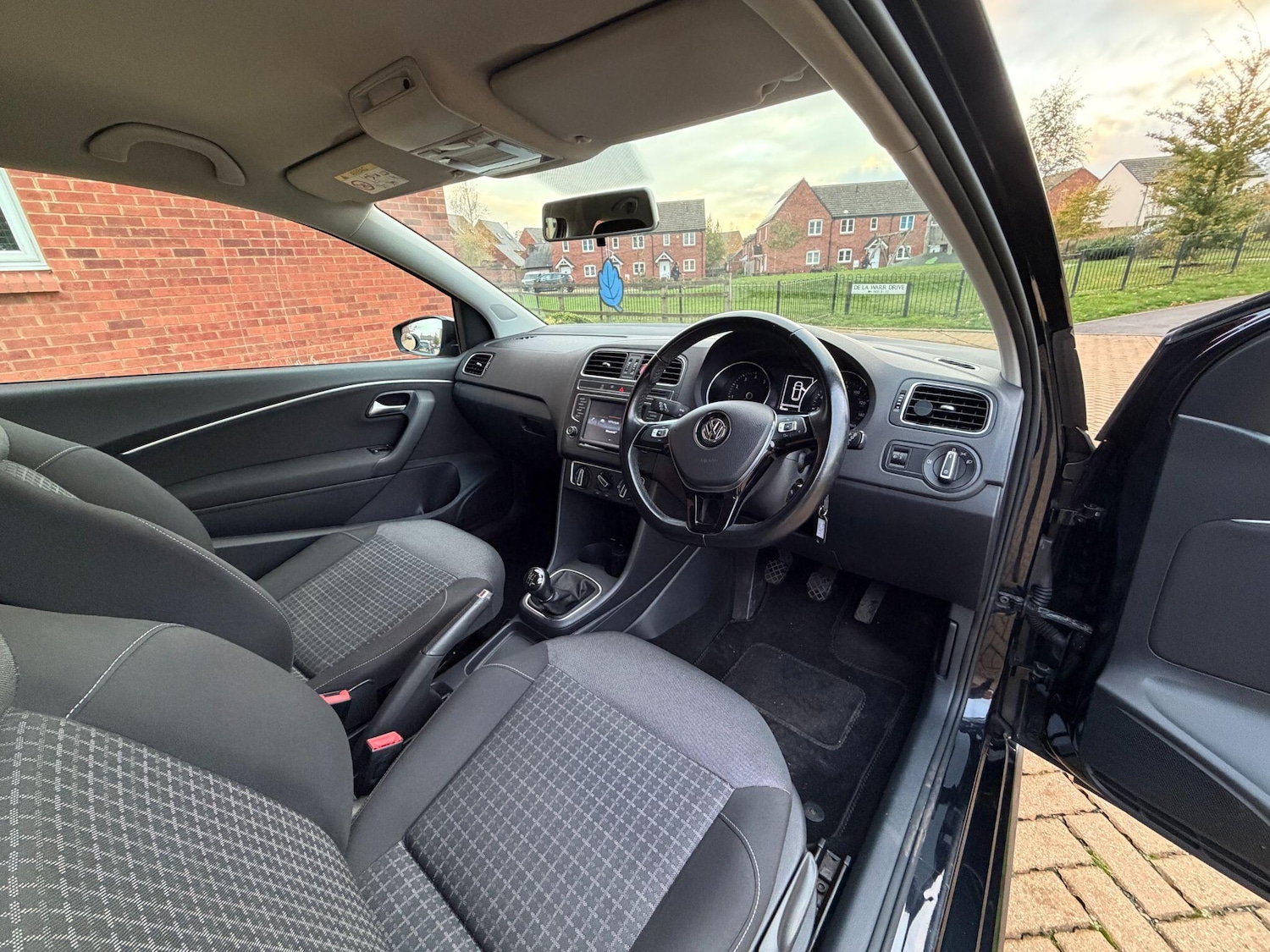 Used Volkswagen Polo 2015 for sale - 76409043: Photo 30