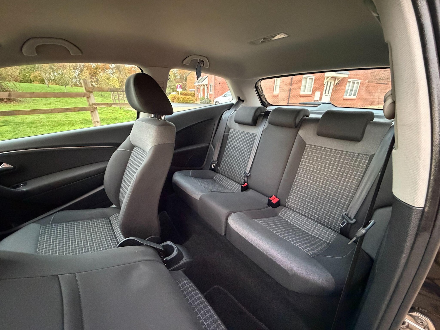 Used Volkswagen Polo 2015 for sale - 76409043: Photo 32