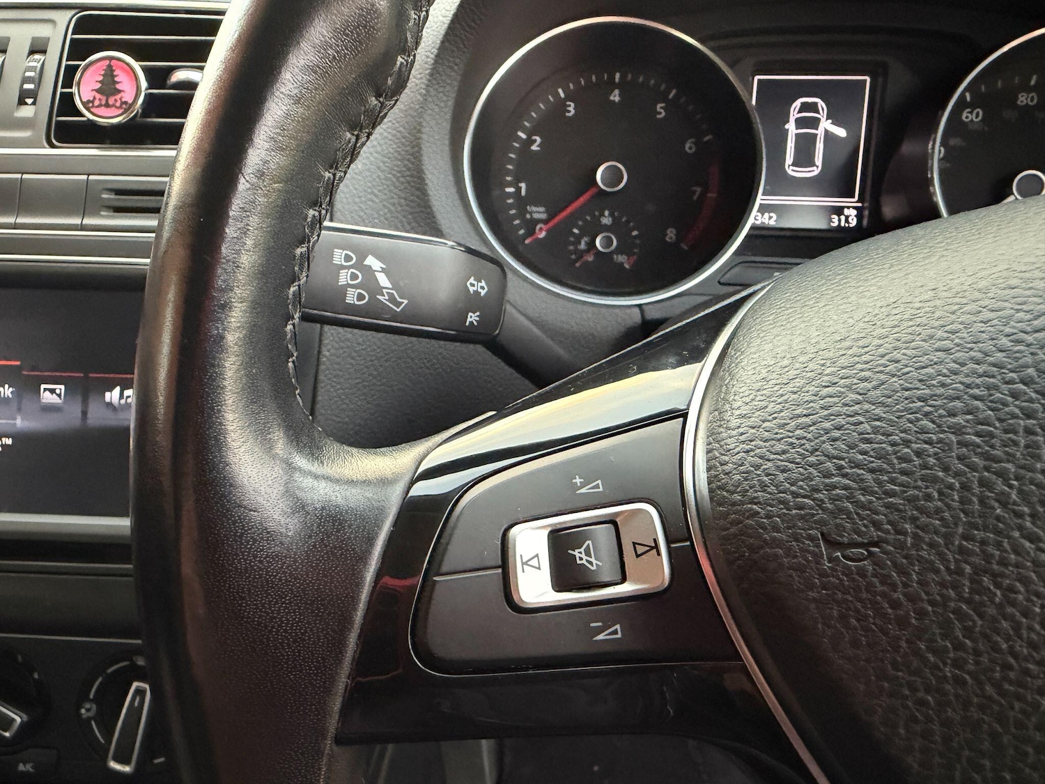 Used Volkswagen Polo 2015 for sale - 76409043: Photo 35