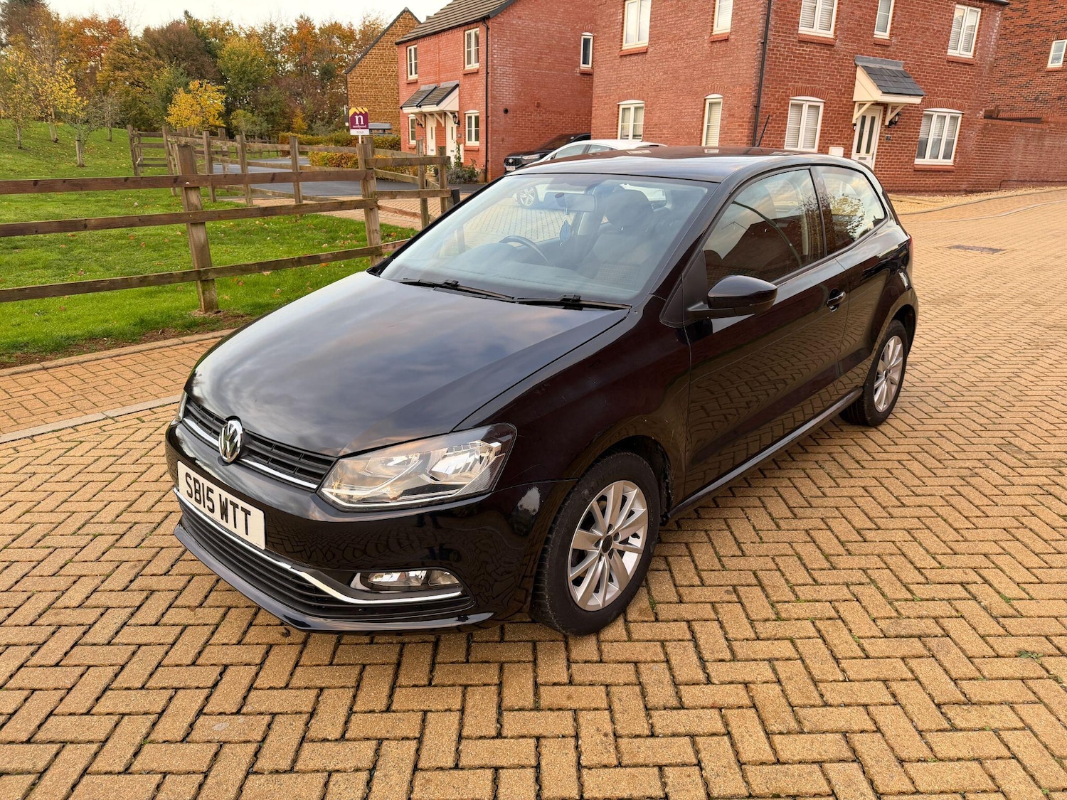 Used Volkswagen Polo 2015 for sale - 76409043: Photo 4