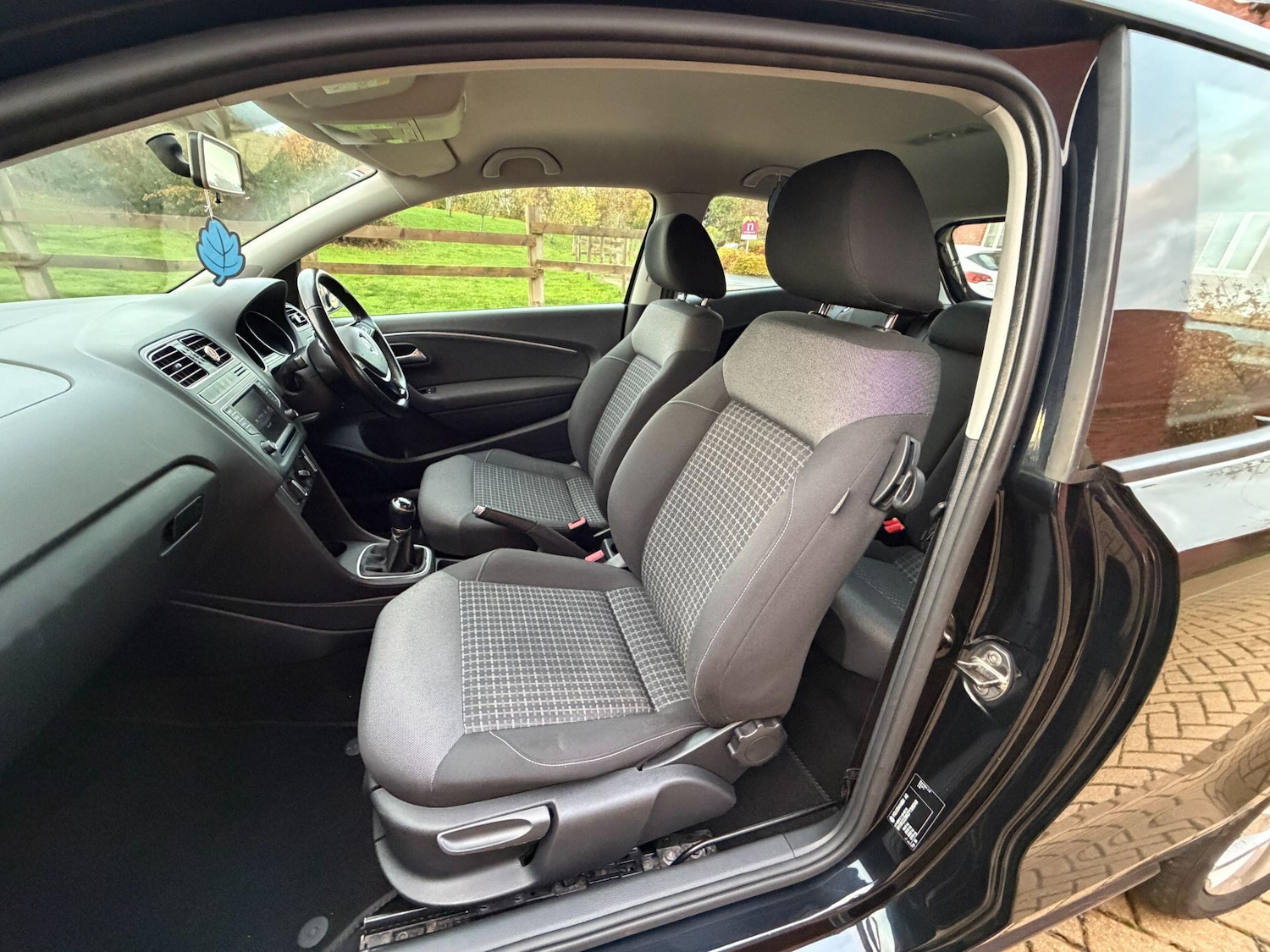 Used Volkswagen Polo 2015 for sale - 76409043: Photo 51