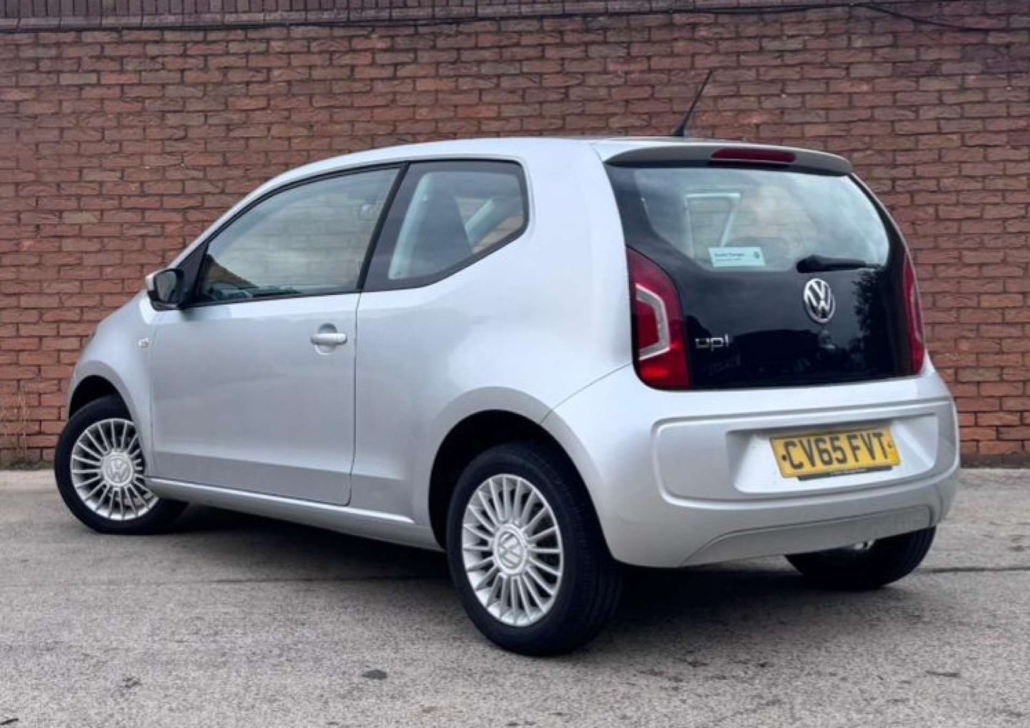 Used Volkswagen up! 2015 for sale - 76600547: Photo 16