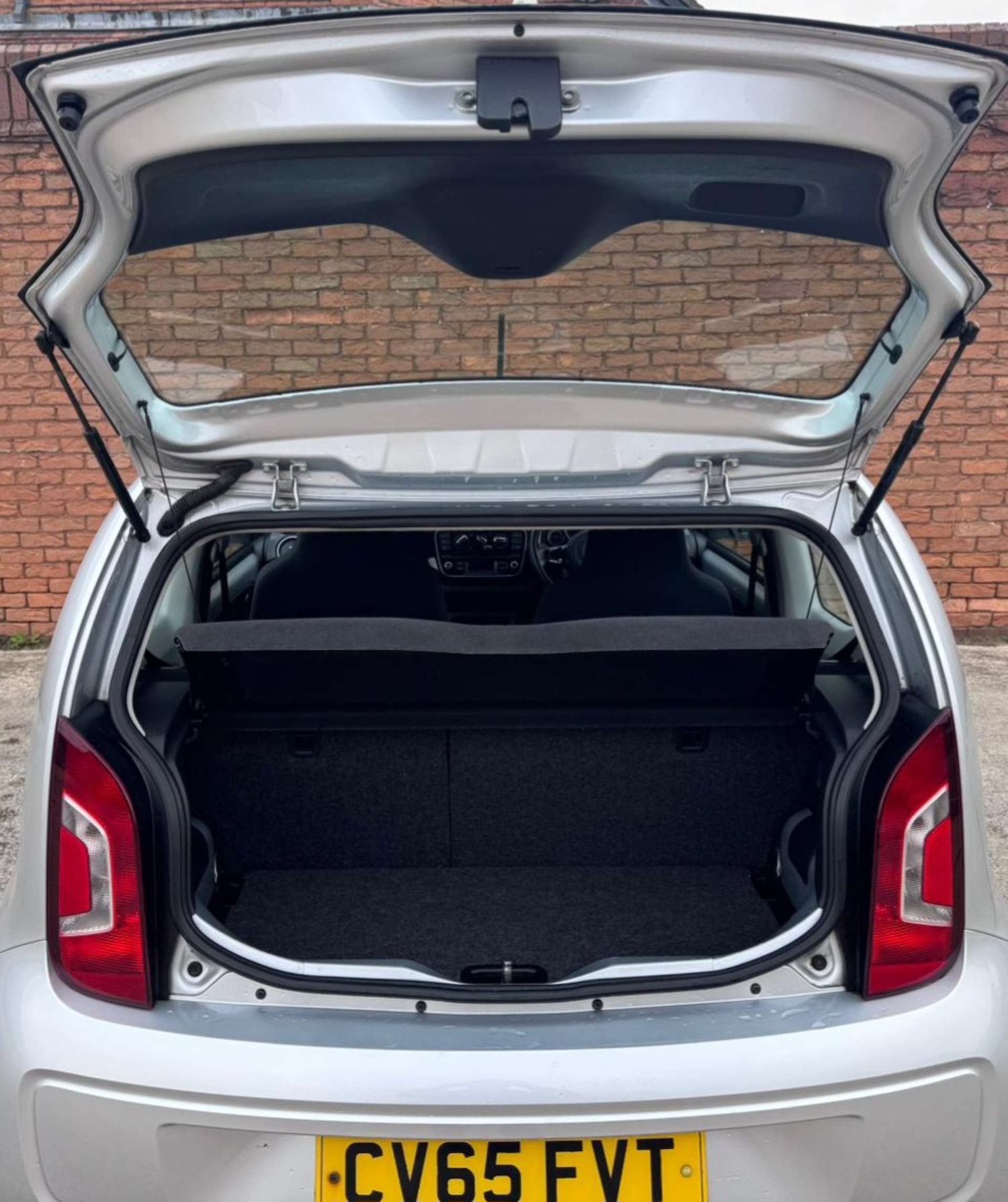 Used Volkswagen up! 2015 for sale - 76600547: Photo 18