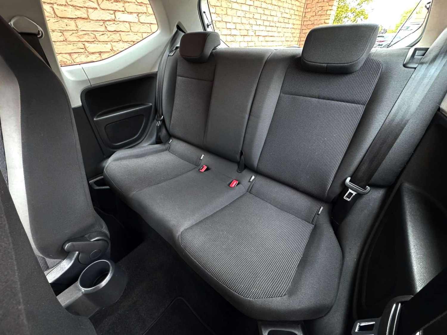 Used Volkswagen up! 2015 for sale - 76600547: Photo 28