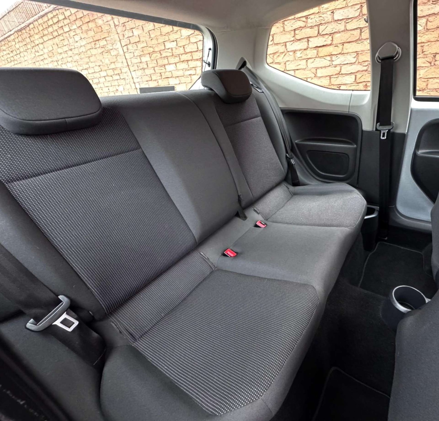 Used Volkswagen up! 2015 for sale - 76600547: Photo 29