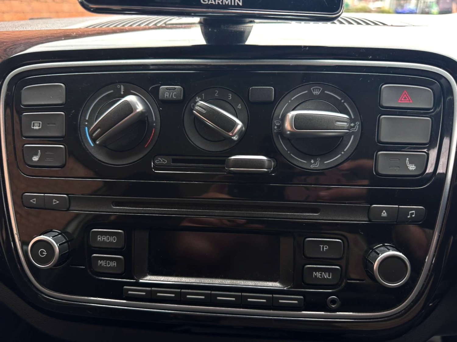 Used Volkswagen up! 2015 for sale - 76600547: Photo 32