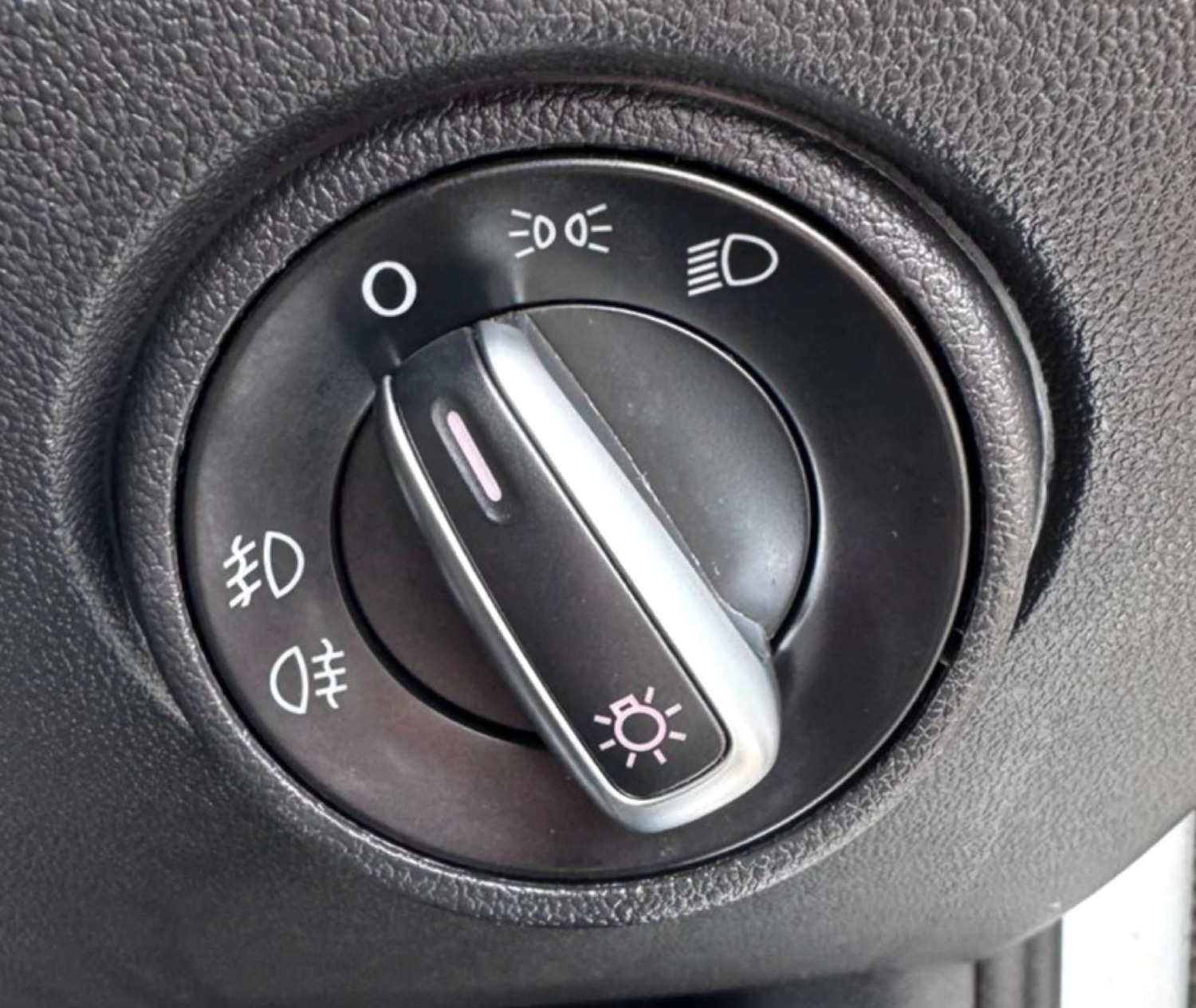 Used Volkswagen up! 2015 for sale - 76600547: Photo 37