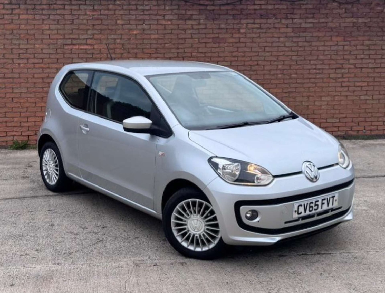 Used Volkswagen up! 2015 for sale - 76600547: Photo 9