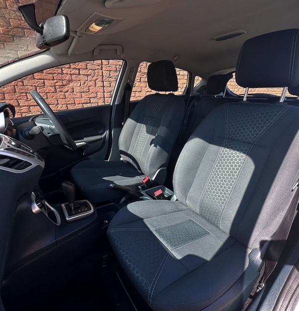 Used Ford Fiesta 2012 for sale - 75633138: Photo 32
