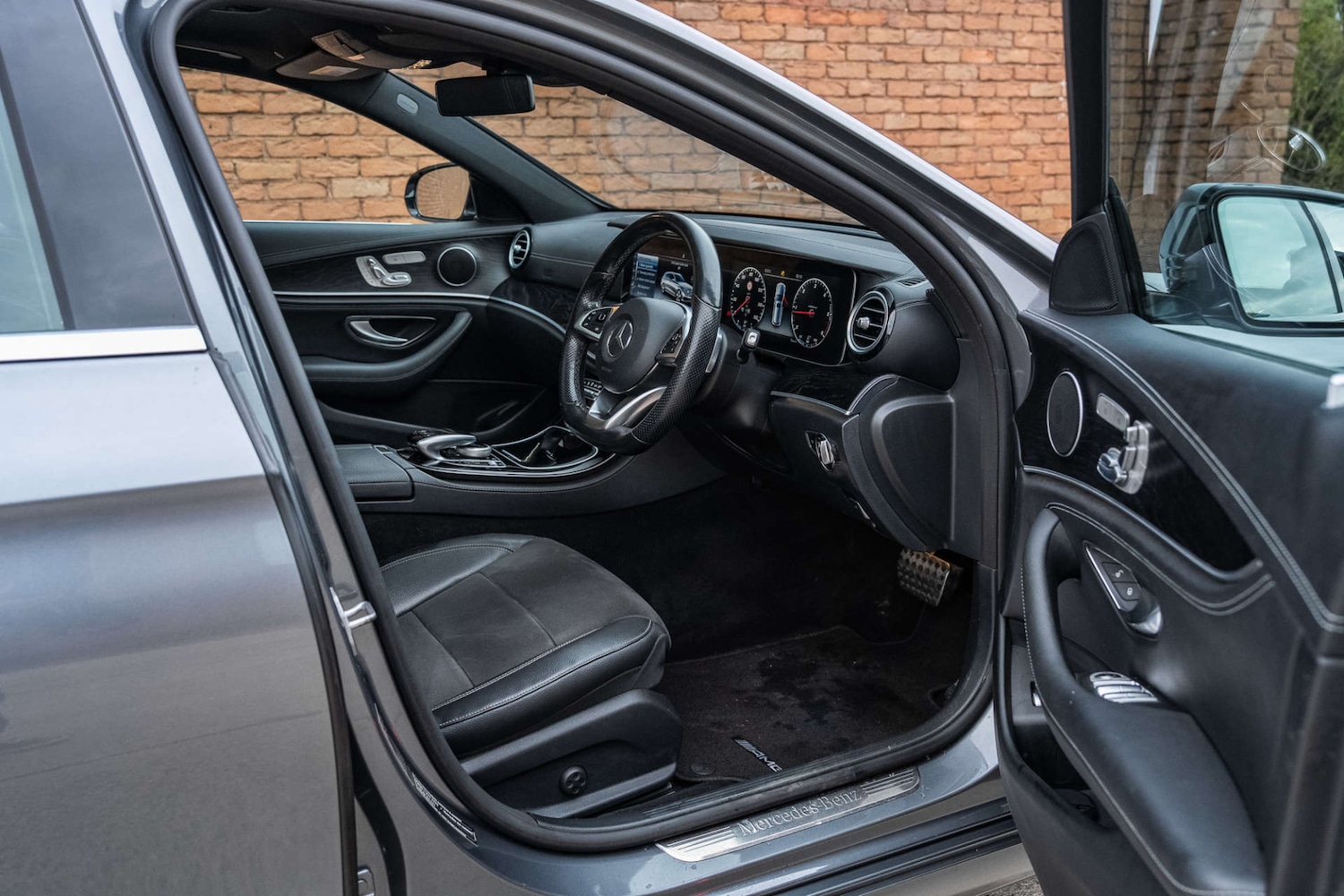 Used Mercedes-Benz E Class 2017 for sale - 76878097: Photo 41