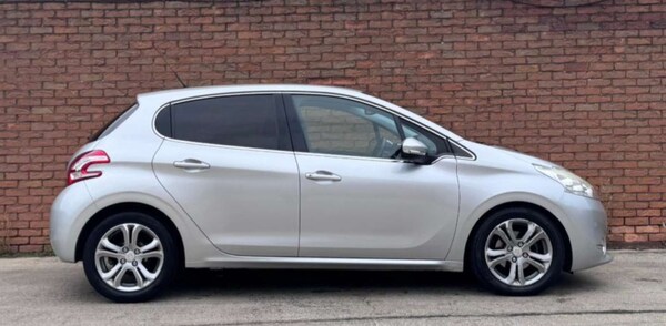 Used Peugeot 208 2012 for sale - 76154390: Photo 10