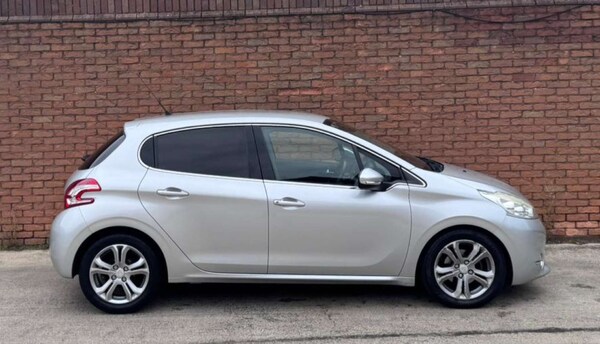 Used Peugeot 208 2012 for sale - 76154390: Photo 11