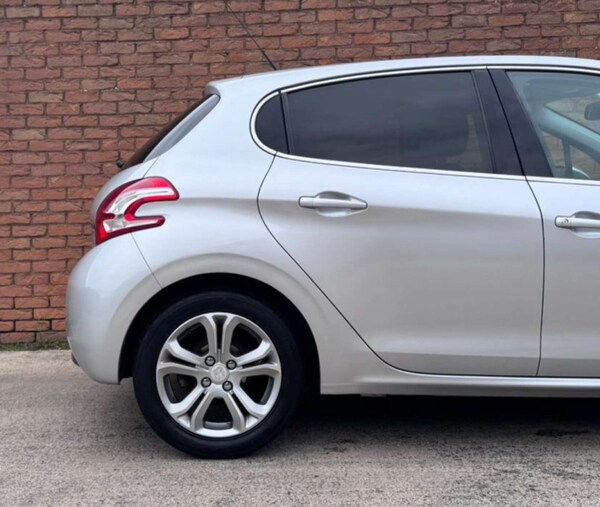 Used Peugeot 208 2012 for sale - 76154390: Photo 12