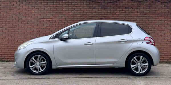 Used Peugeot 208 2012 for sale - 76154390: Photo 22