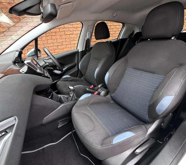 Used Peugeot 208 2012 for sale - 76154390: Photo 26