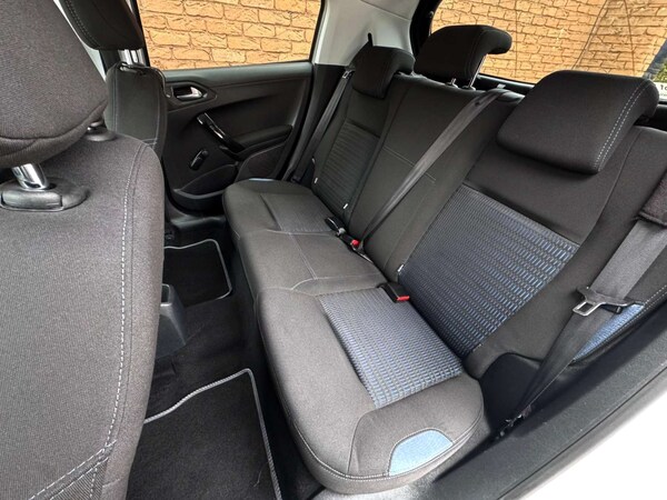Used Peugeot 208 2012 for sale - 76154390: Photo 27
