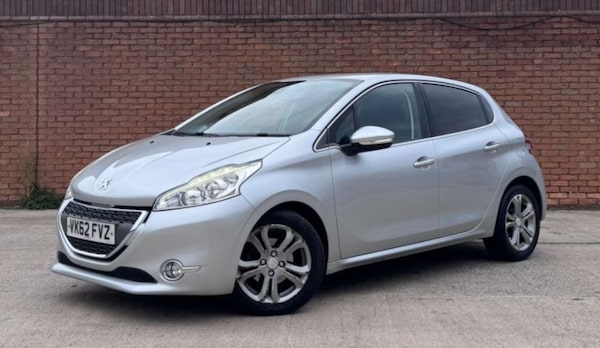 Used Peugeot 208 2012 for sale - 76154390: Photo 2