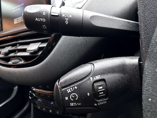 Used Peugeot 208 2012 for sale - 76154390: Photo 32
