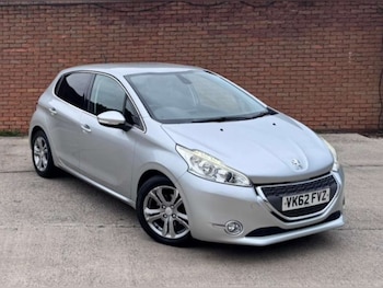 Used Peugeot 208 2012 for sale - 76154390: Photo 3