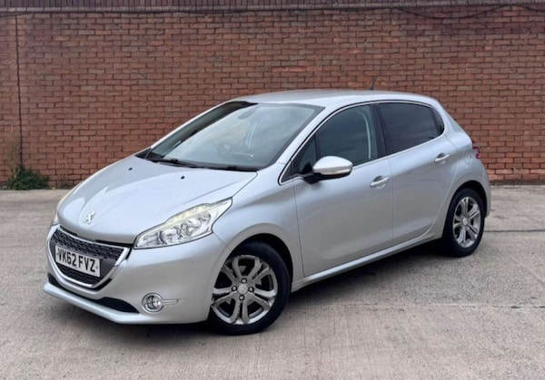 Used Peugeot 208 2012 for sale - 76154390: Photo 4