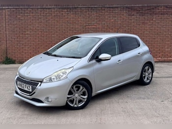 Used Peugeot 208 2012 for sale - 76154390: Photo 4