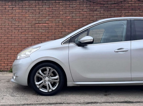 Used Peugeot 208 2012 for sale - 76154390: Photo 8