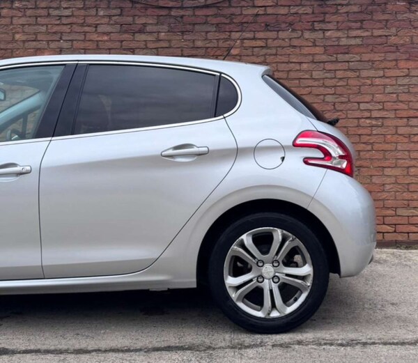 Used Peugeot 208 2012 for sale - 76154390: Photo 9