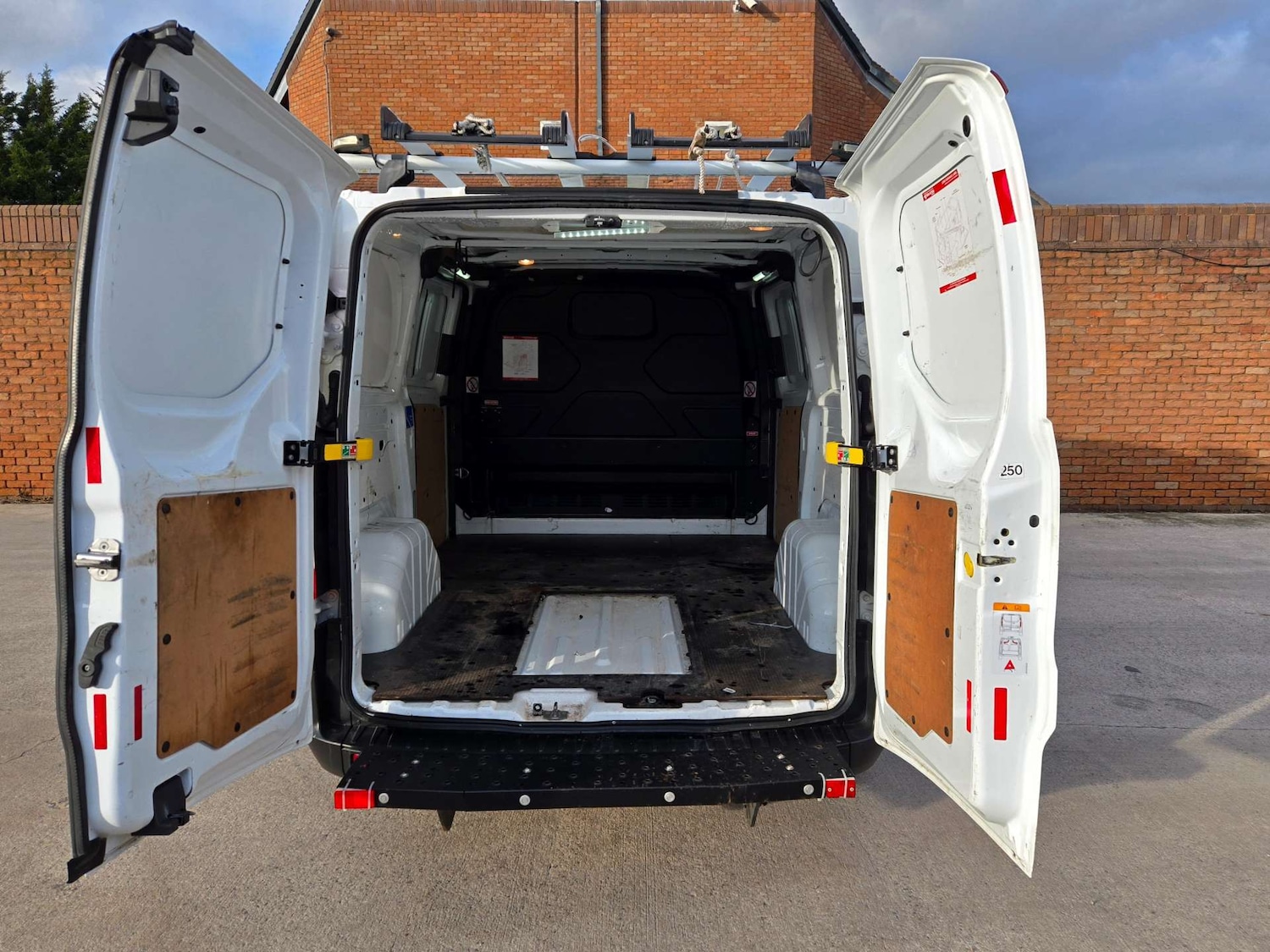 Used Ford Transit Custom 2018 for sale - 77342902: Photo 15