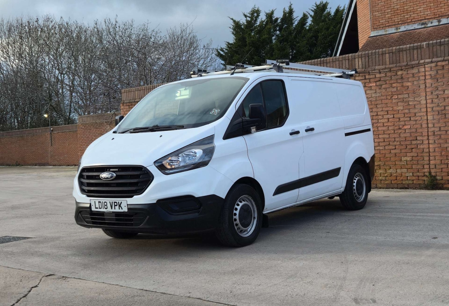 Used Ford Transit Custom 2018 for sale - 77342902: Photo 2