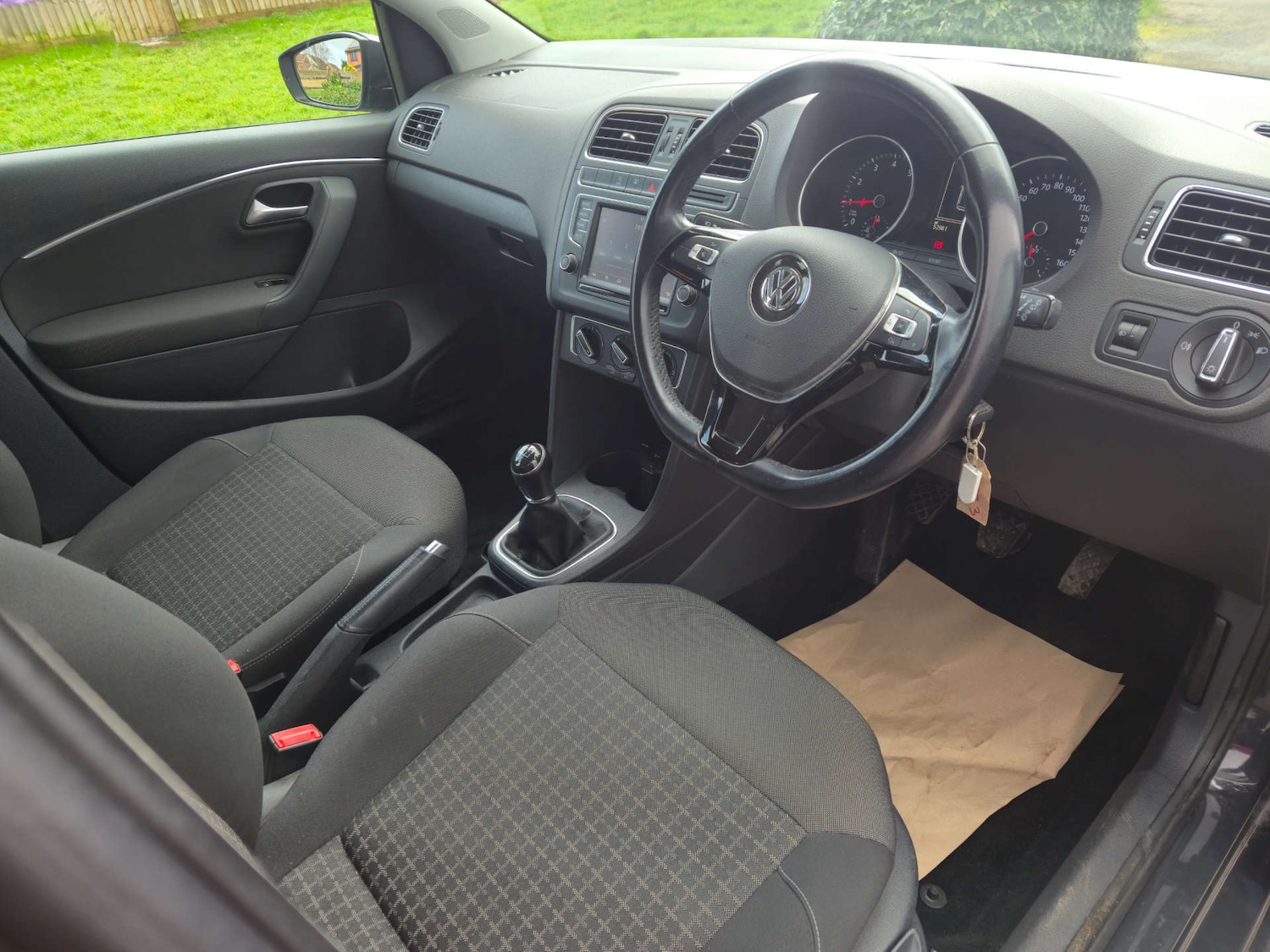 Used Volkswagen Polo 2014 for sale - 77342875: Photo 13