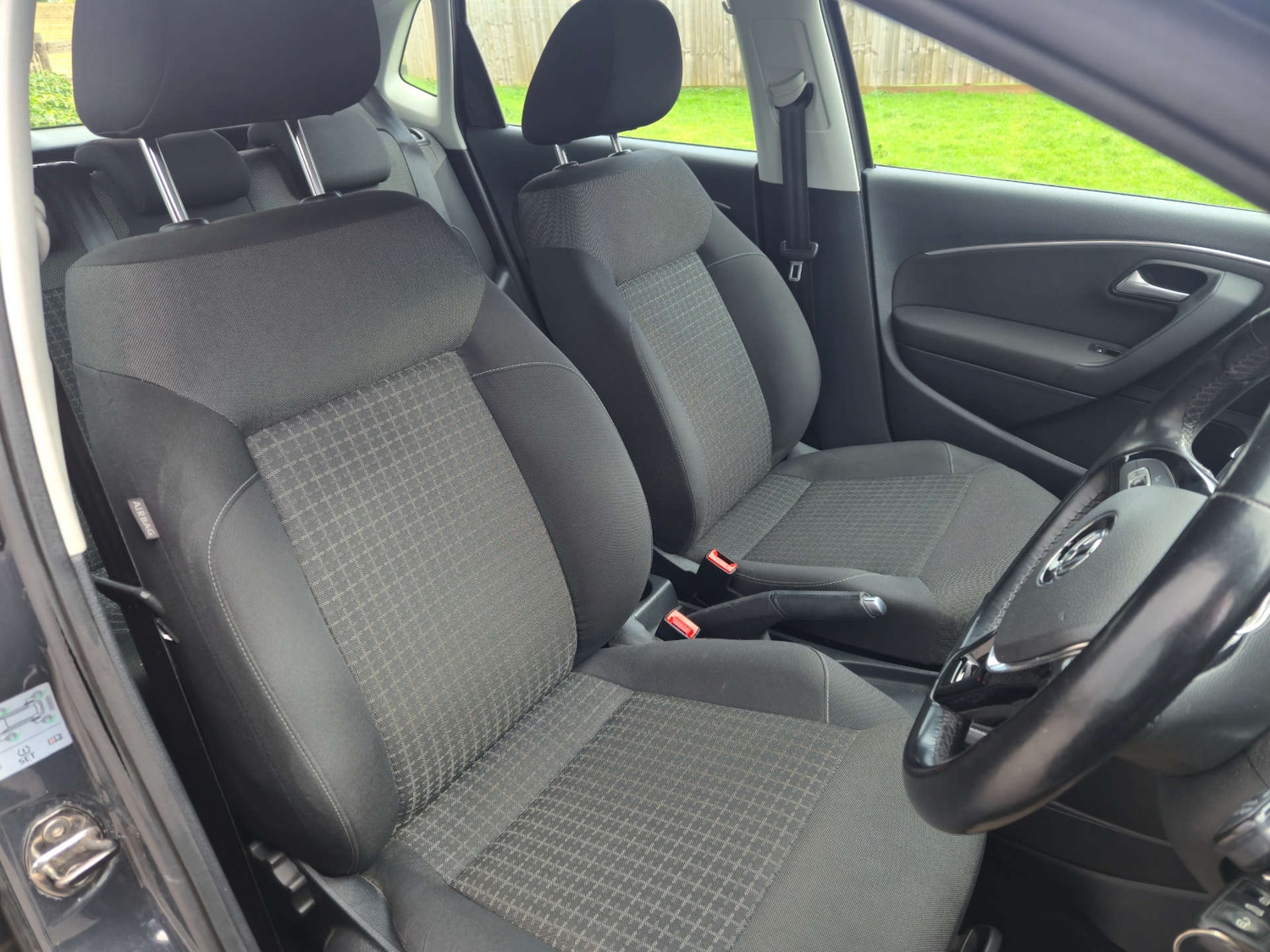 Used Volkswagen Polo 2014 for sale - 77342875: Photo 14