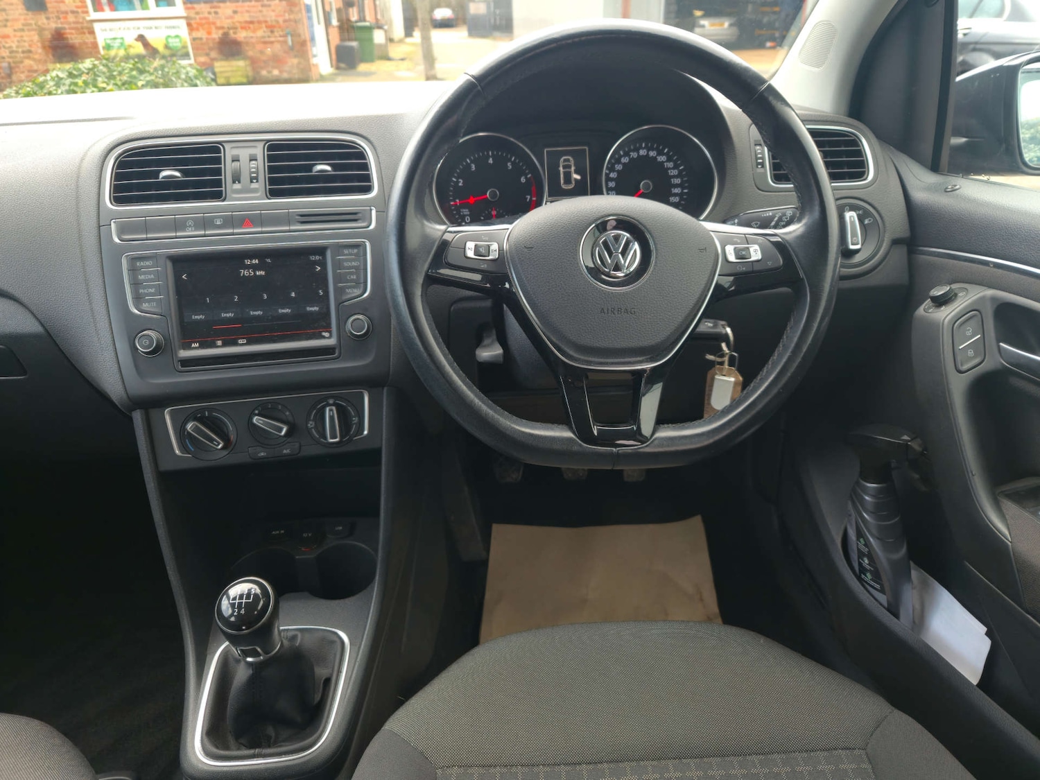 Used Volkswagen Polo 2014 for sale - 77342875: Photo 17