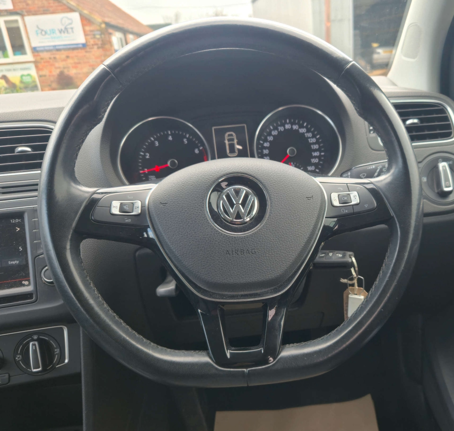 Used Volkswagen Polo 2014 for sale - 77342875: Photo 18