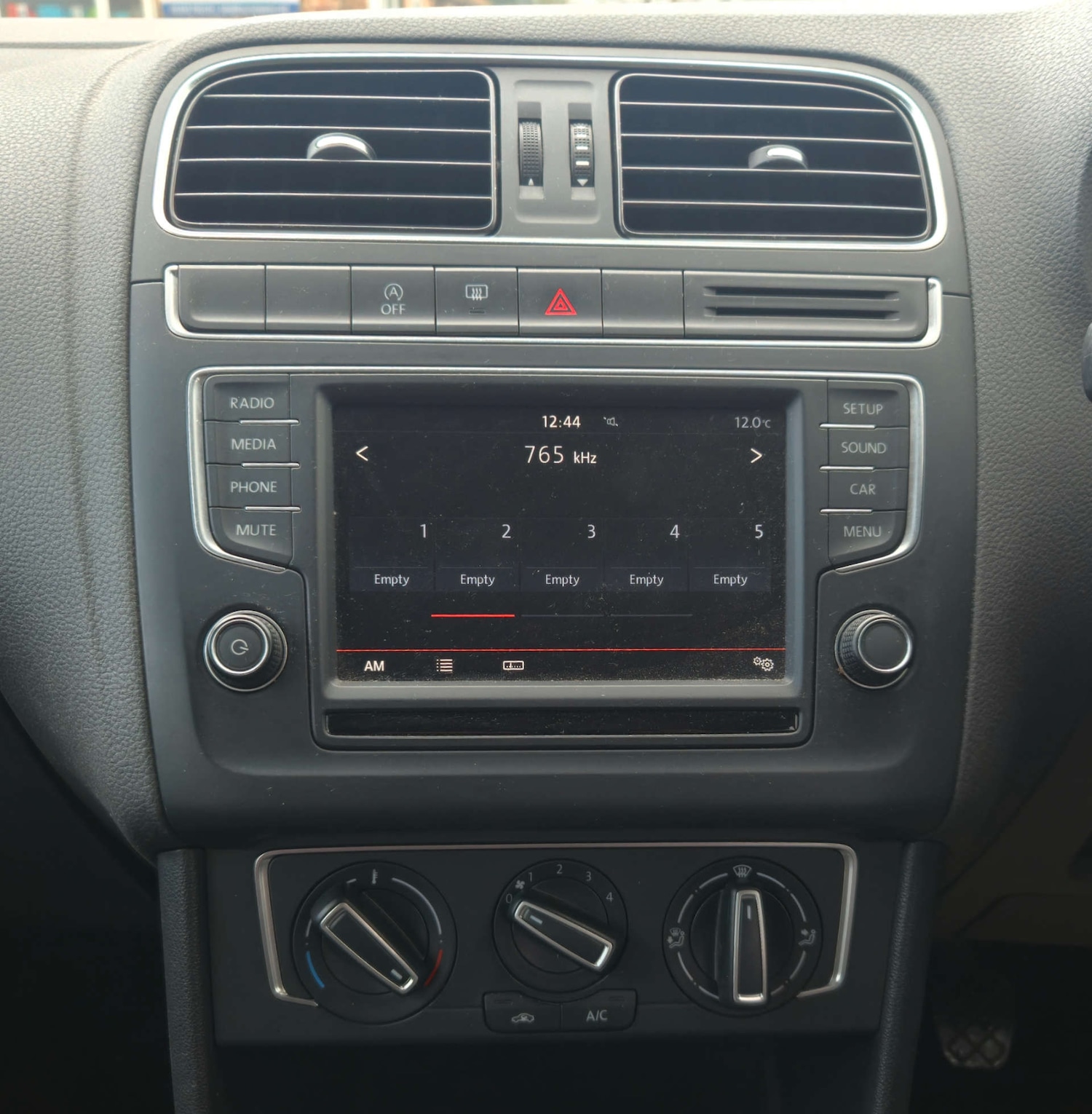 Used Volkswagen Polo 2014 for sale - 77342875: Photo 19