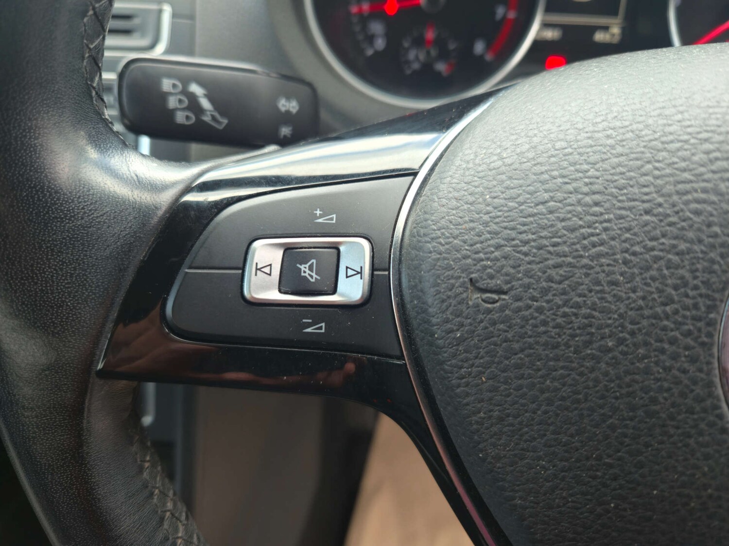 Used Volkswagen Polo 2014 for sale - 77342875: Photo 25