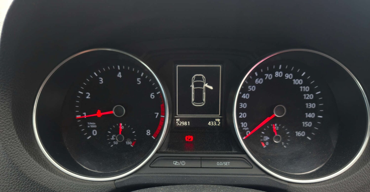 Used Volkswagen Polo 2014 for sale - 77342875: Photo 26