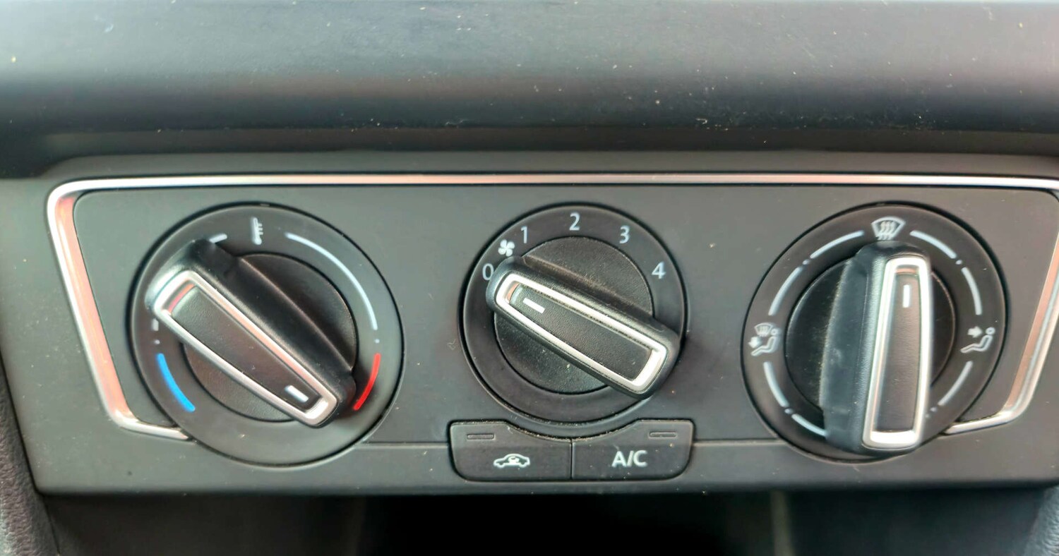 Used Volkswagen Polo 2014 for sale - 77342875: Photo 29