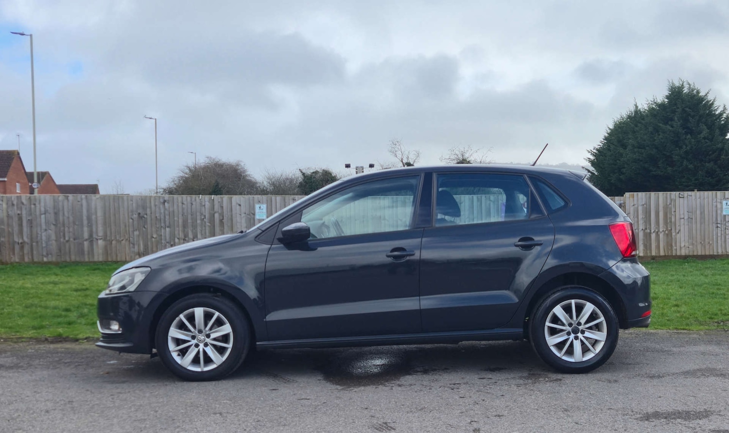 Used Volkswagen Polo 2014 for sale - 77342875: Photo 5