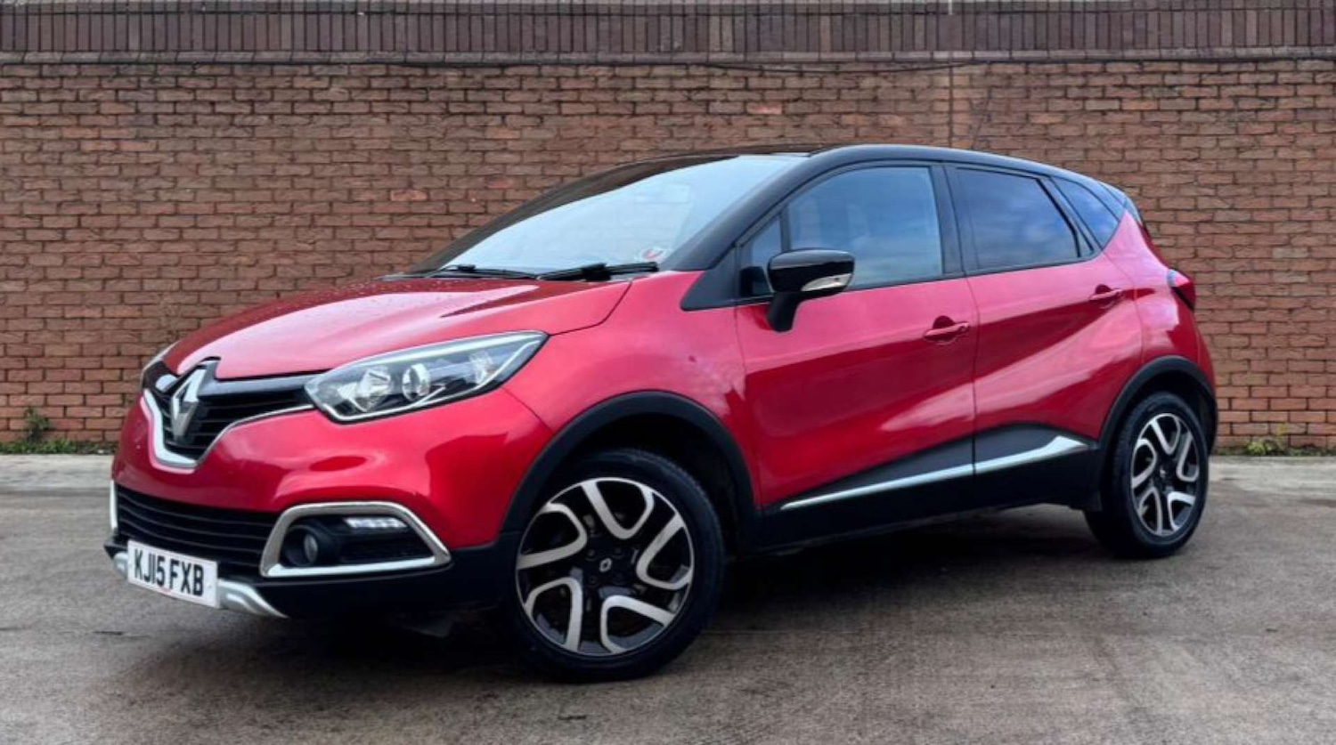 Used Renault Captur 2015 for sale - 76855487: Photo 2