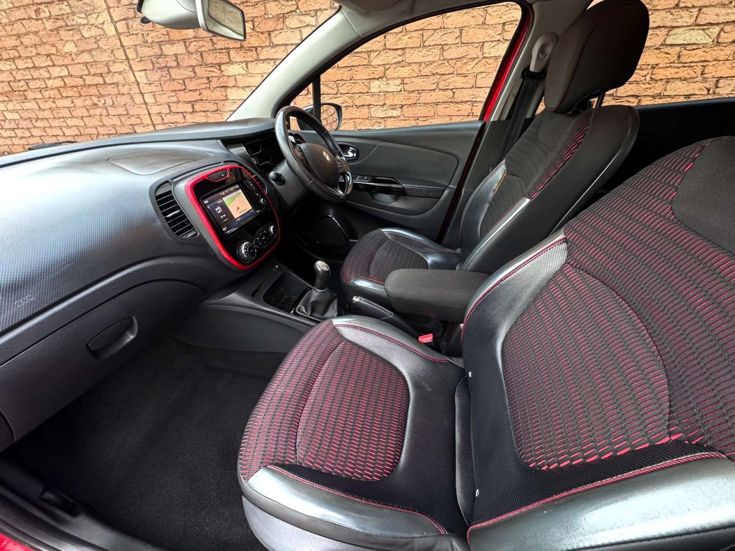 Used Renault Captur 2015 for sale - 76855487: Photo 24