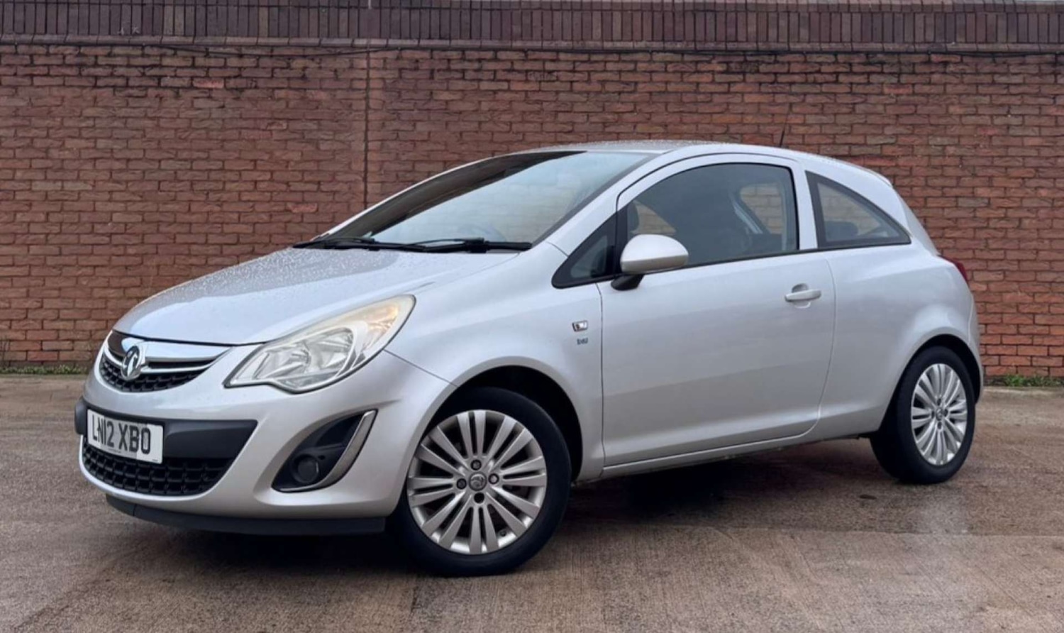 Used Vauxhall Corsa 2012 for sale - 76444547: Photo 2