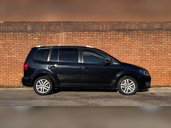 Used Volkswagen Touran 2014 for sale - 77073387: Photo
