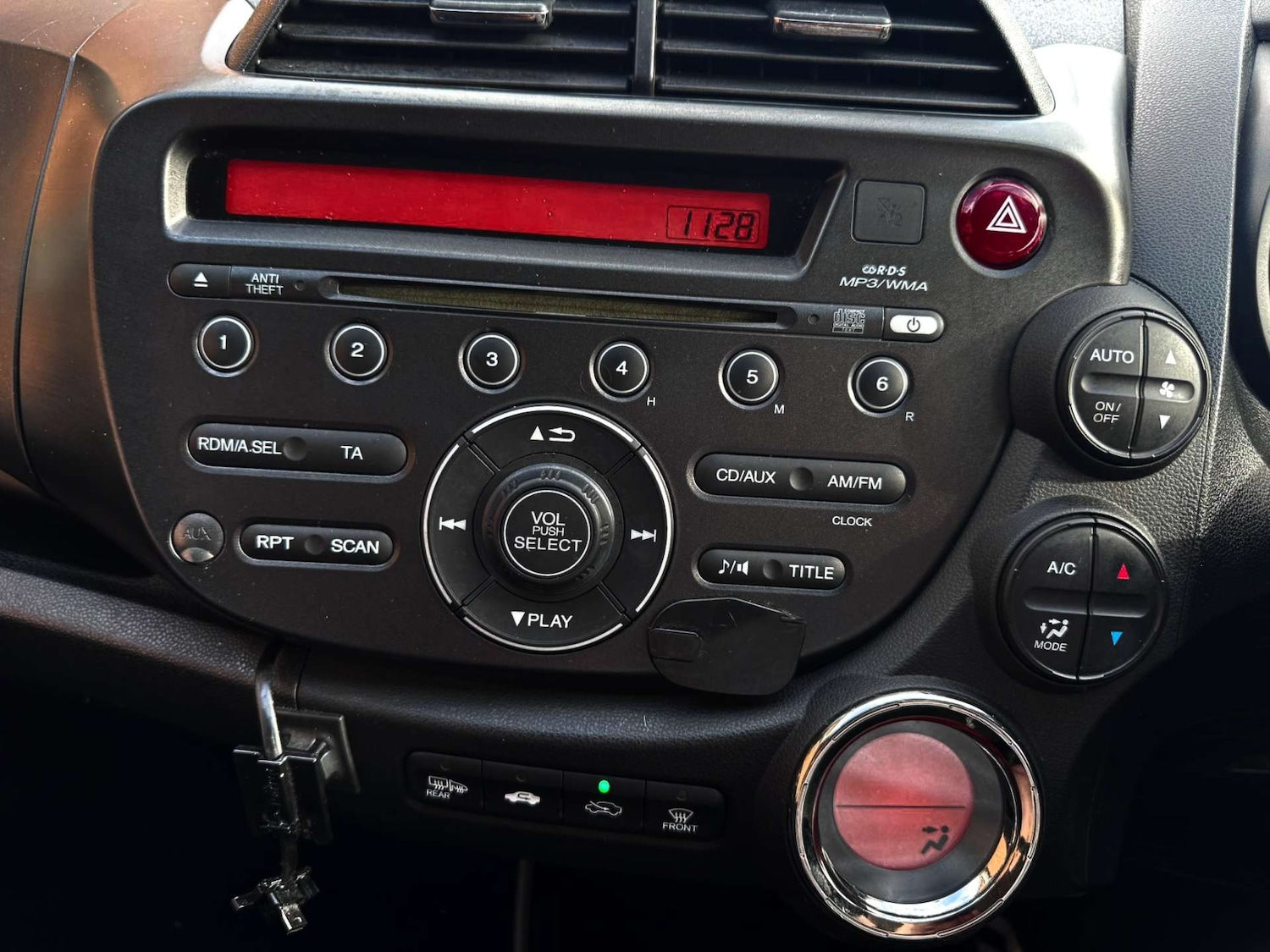 Used Honda Jazz 2011 for sale - 76600708: Photo 34