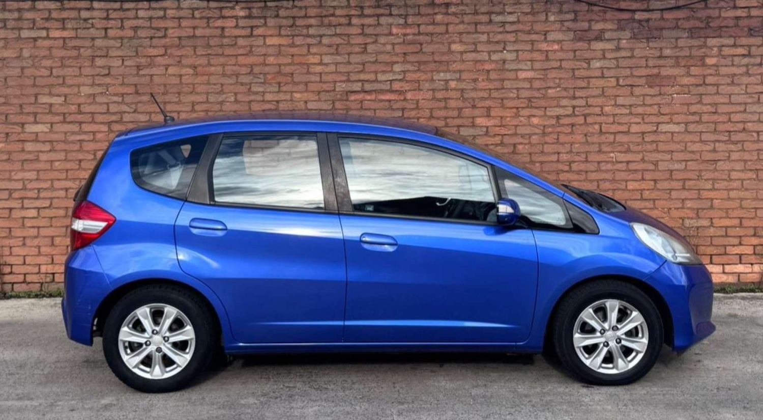Used Honda Jazz 2011 for sale - 76600708: Photo 5