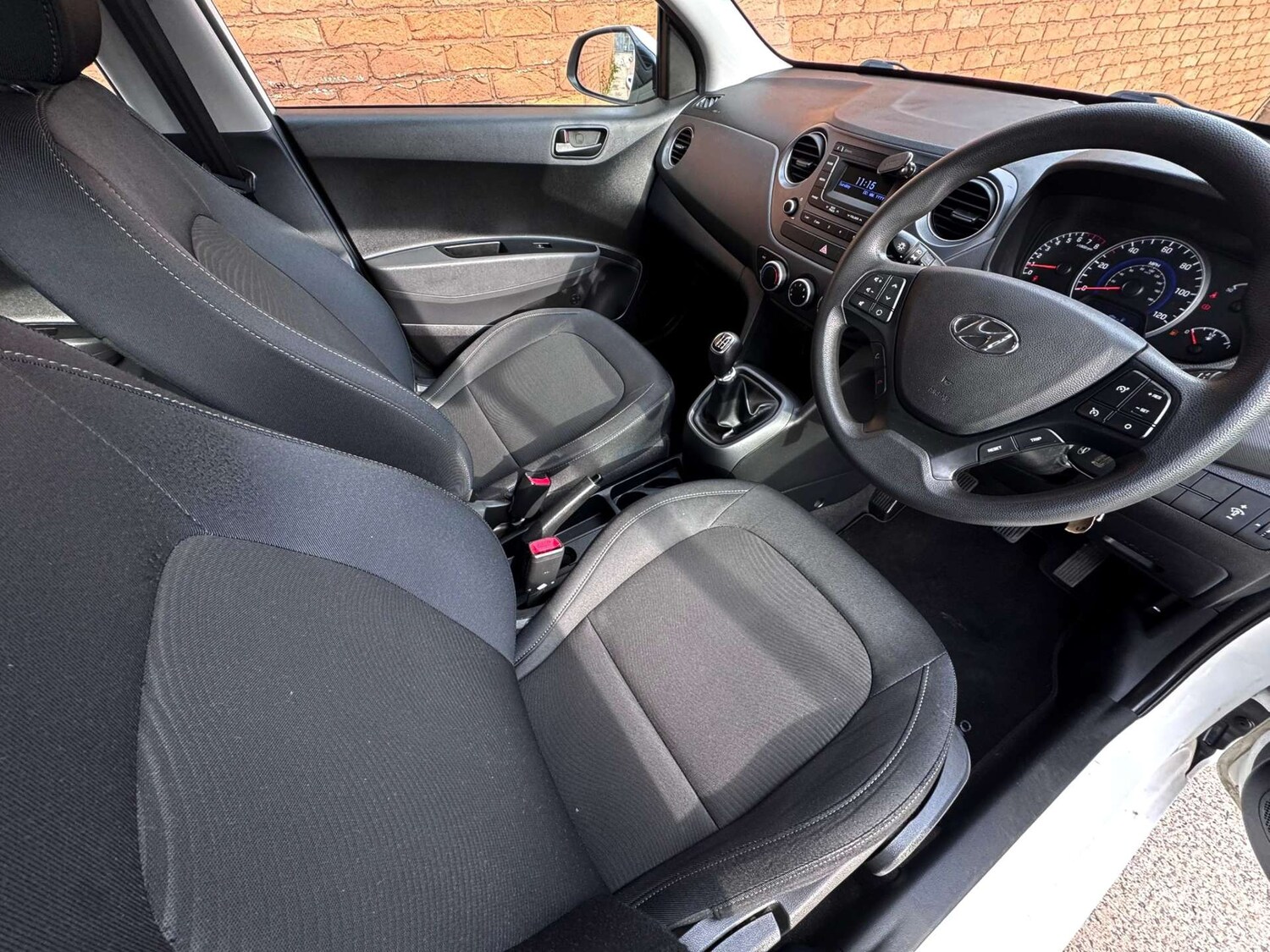 Used Hyundai i10 2017 for sale - 77492546: Photo 24