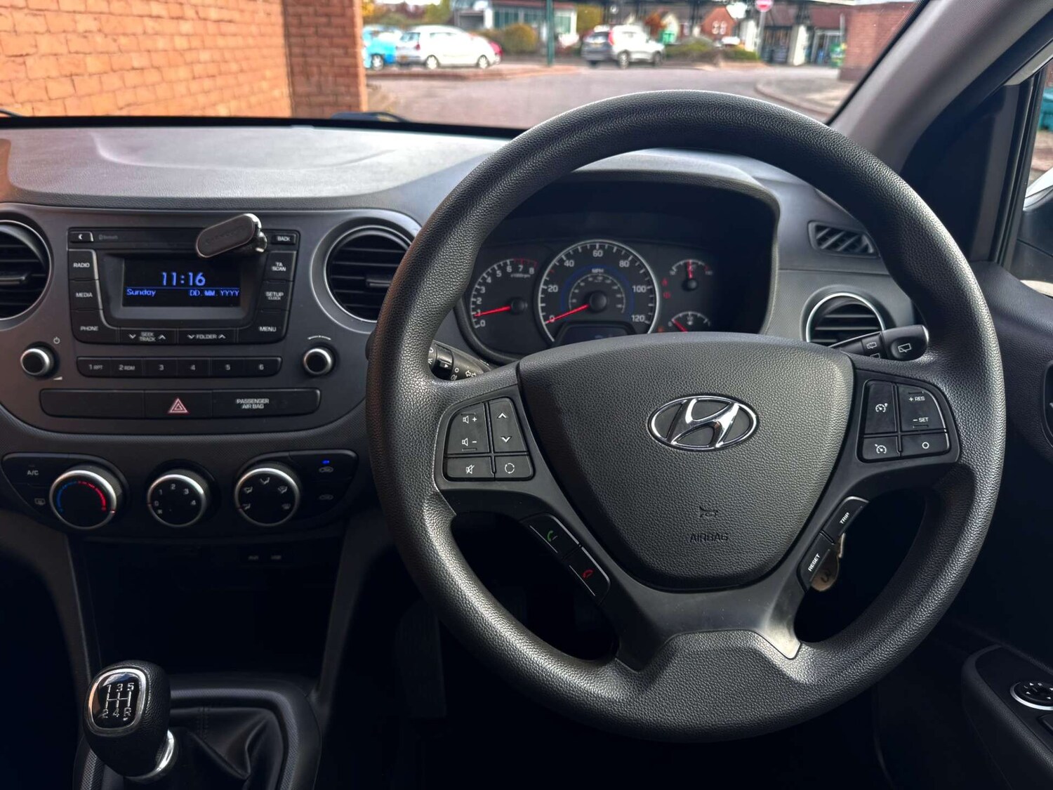 Used Hyundai i10 2017 for sale - 77492546: Photo 28