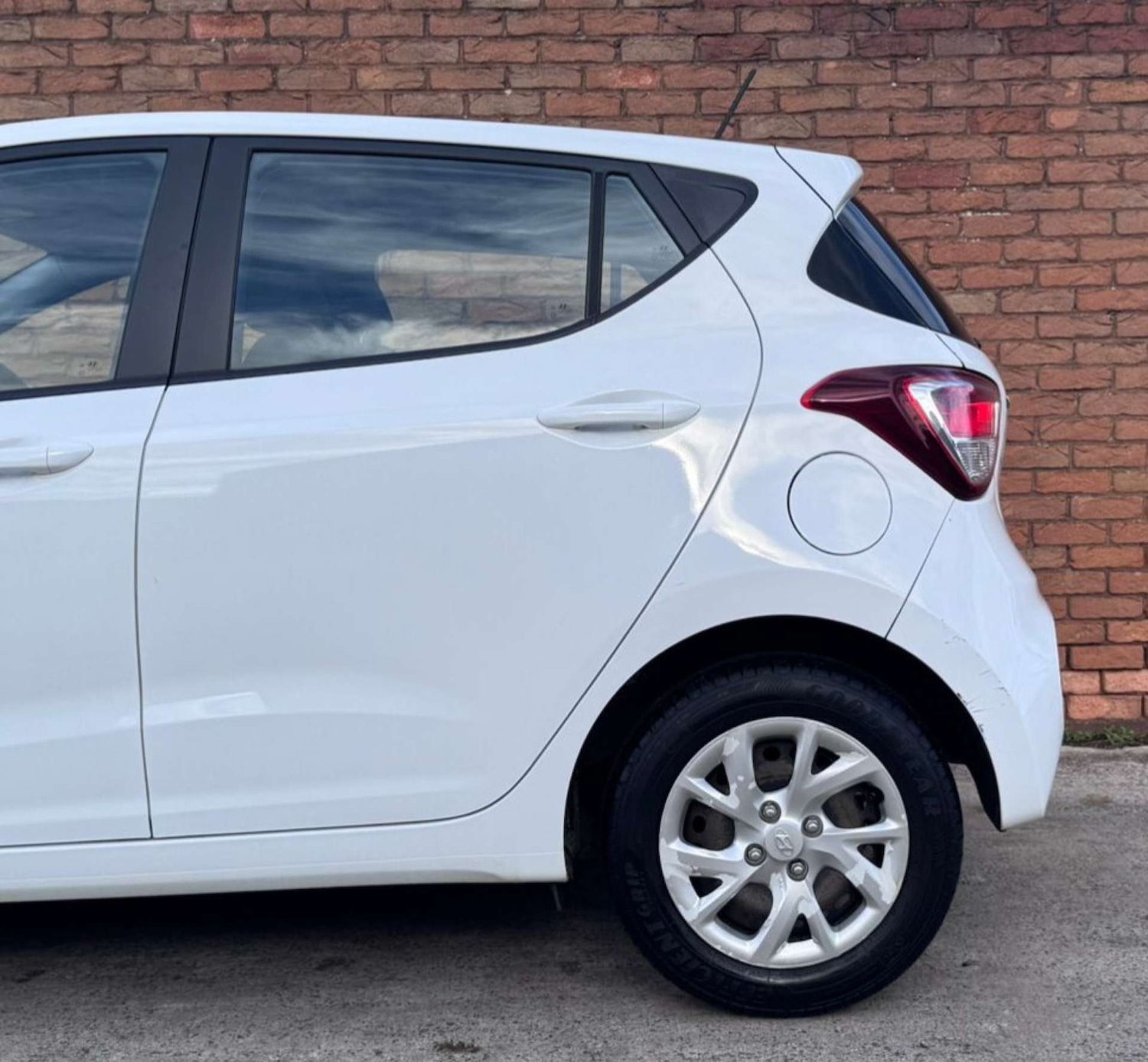 Used Hyundai i10 2017 for sale - 76381495: Photo 10