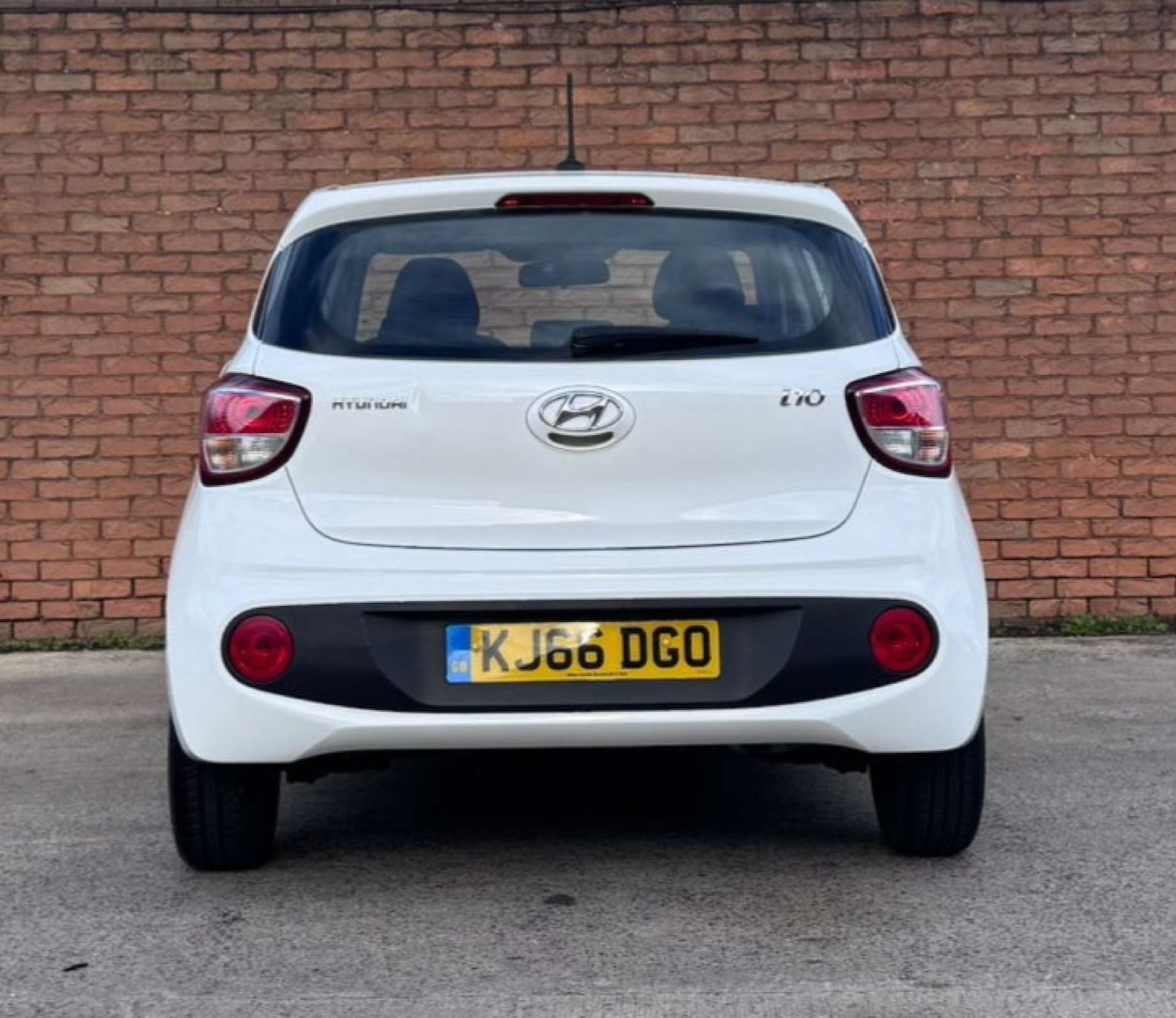 Used Hyundai i10 2017 for sale - 76381495: Photo 15