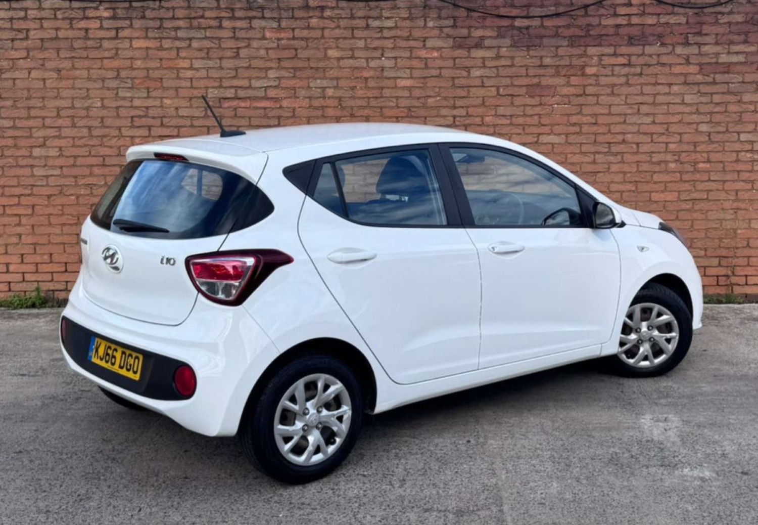 Used Hyundai i10 2017 for sale - 76381495: Photo 21