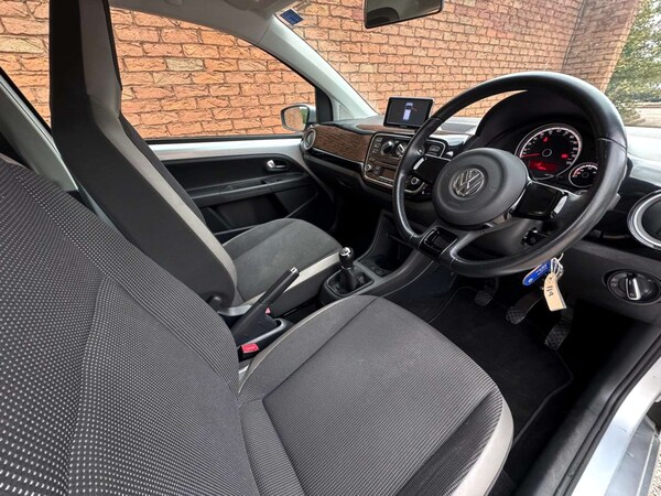 Used Volkswagen up! 2015 for sale - 76168071: Photo 24